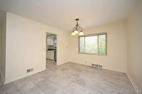 1128 Clearbrook Dr, Cincinnati, OH 45229 photo 14
