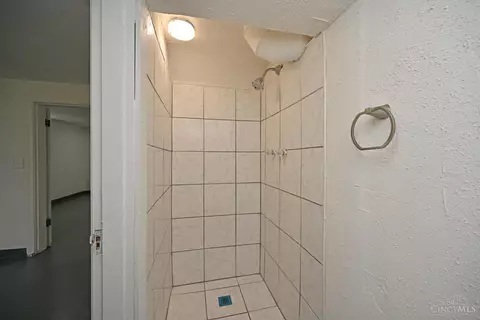 1128 Clearbrook Dr, Cincinnati, OH 45229 photo 41
