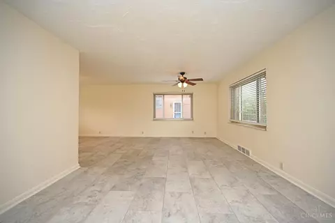 1128 Clearbrook Dr, Cincinnati, OH 45229 photo 6