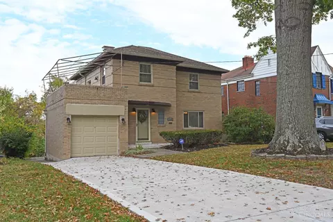 1128 Clearbrook Dr, Cincinnati, OH 45229 photo 2