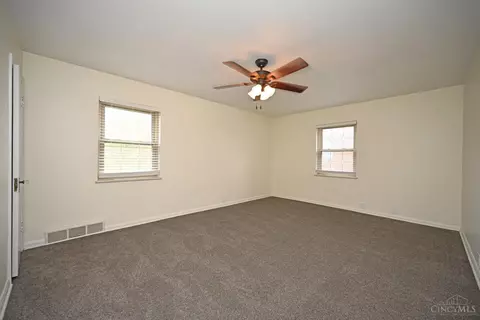 1128 Clearbrook Dr, Cincinnati, OH 45229 photo 23