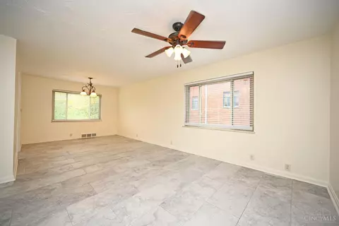 1128 Clearbrook Dr, Cincinnati, OH 45229 photo 12