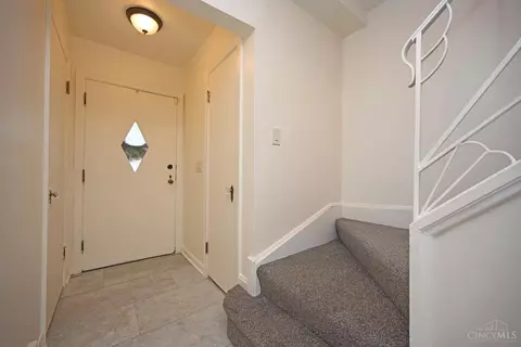 1128 Clearbrook Dr, Cincinnati, OH 45229 photo 5