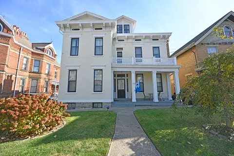 2718 Hackberry, Cincinnati, OH 45206