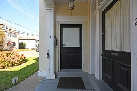 2718 Hackberry, Cincinnati, OH 45206 photo 3