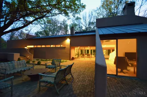 2565 Handasyde, Cincinnati, OH 45208