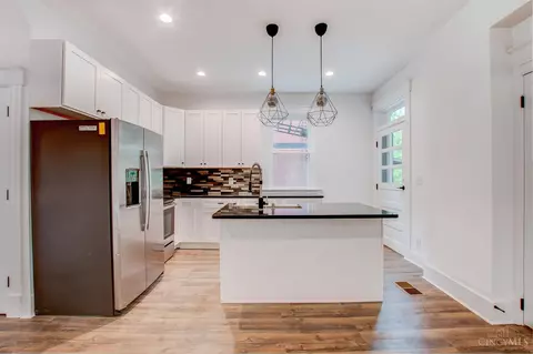 2216 Burnet, Cincinnati, OH 45219 photo 6
