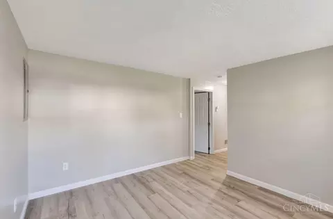 2311 Roxanna Dr, Cincinnati, OH 45231 photo 8