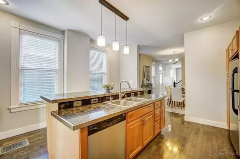 4262 Williamson, Cincinnati, OH 45223 photo 11