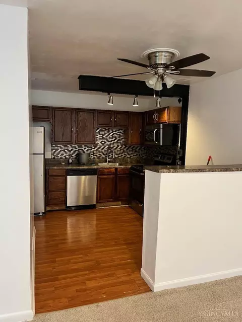 4906 Chalet Dr #510, Saint Bernard, OH 45217
