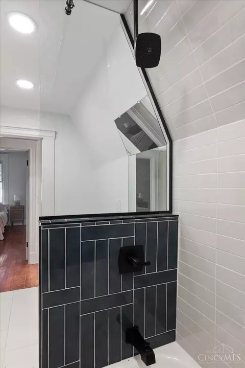 2013 Hewitt, Cincinnati, OH 45207 photo 28
