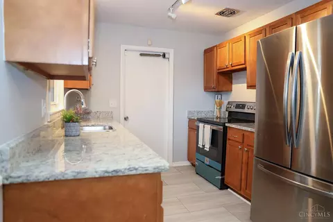 8532 Sunlight, Cincinnati, OH 45231 photo 7