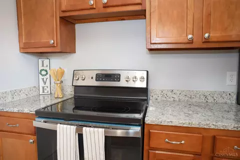 8532 Sunlight, Cincinnati, OH 45231 photo 9