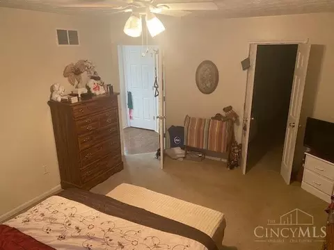 Bedroom - 7644 Lake Pointe, Hamilton Township, OH 45039 photo 4 of 5