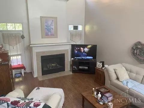 Living - 7644 Lake Pointe, Hamilton Township, OH 45039 photo 1 of 1
