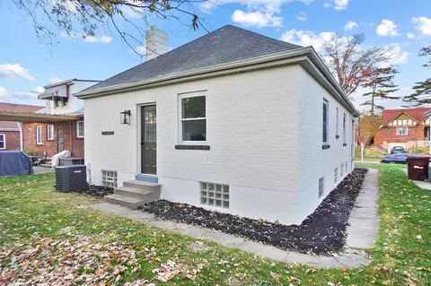 6712 Hampton Dr, Silverton, OH 45236 photo 24