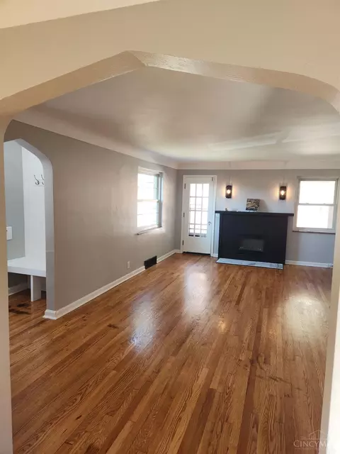 3956 Harmar, Cincinnati, OH 45211 photo 2
