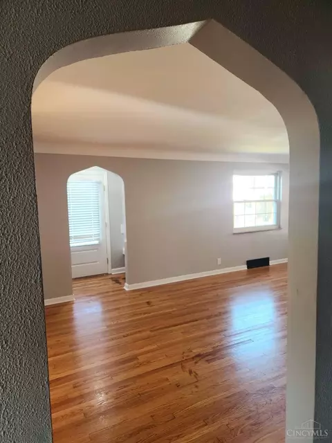 3956 Harmar, Cincinnati, OH 45211 photo 5