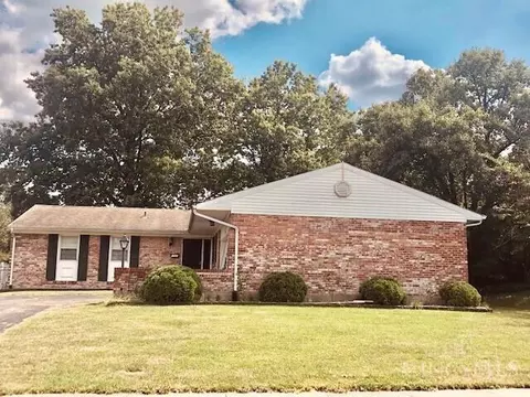 1095 Indra, Forest Park, OH 45240