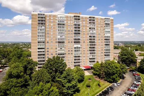 2444 Madison #906, Cincinnati, OH 45208