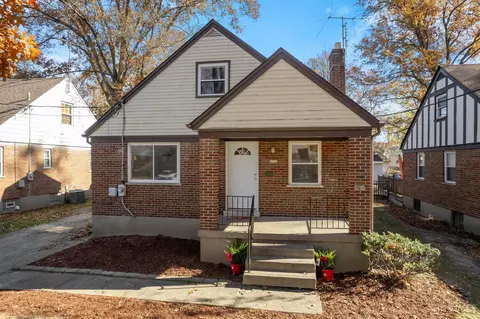 6926 Rob Vern Dr, North College Hill, OH 45239