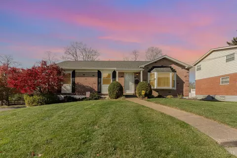 4249 Washington Ave, Cheviot, OH 45211