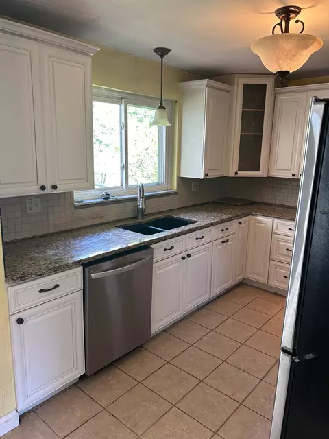 597 Observatory, Cincinnati, OH 45246 photo 6