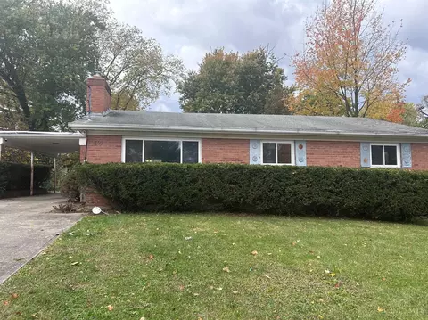 597 Observatory Dr, Springdale, OH 45246