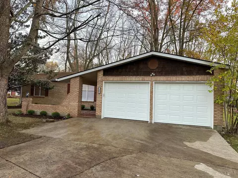 1409 Locust Lk, Amelia, OH 45102