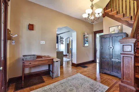 3755 Darwin, Cheviot, OH 45211 photo 32