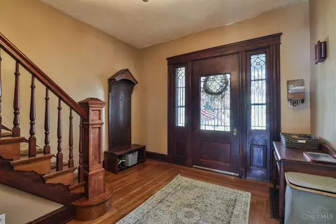 3755 Darwin, Cheviot, OH 45211 photo 3