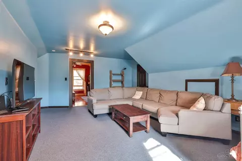 3755 Darwin, Cheviot, OH 45211 photo 9