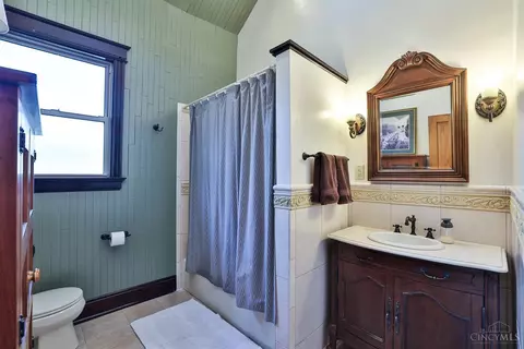 3755 Darwin, Cheviot, OH 45211 photo 24