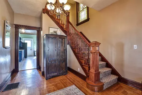 3755 Darwin, Cheviot, OH 45211 photo 4