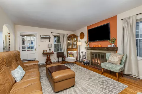 1436 Dyer, Cincinnati, OH 45230 photo 4