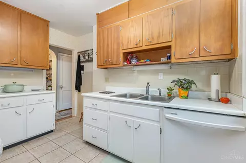 1436 Dyer, Cincinnati, OH 45230 photo 11
