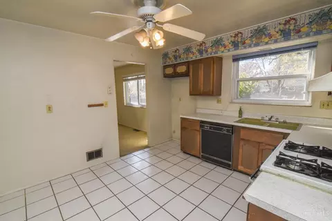 Kitchen - 1549 Pinebluff, Cincinnati, OH 45255 photo 3 of 4