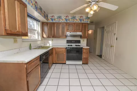 Kitchen - 1549 Pinebluff, Cincinnati, OH 45255 photo 1 of 4