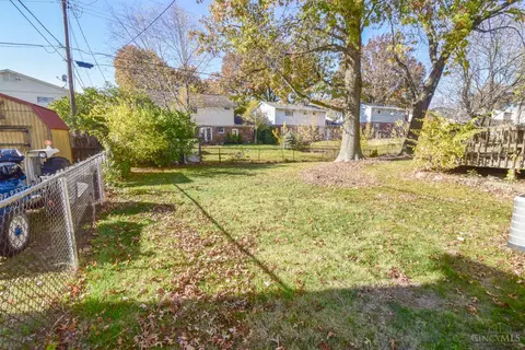 Exterior - 1549 Pinebluff, Cincinnati, OH 45255 photo 6 of 8