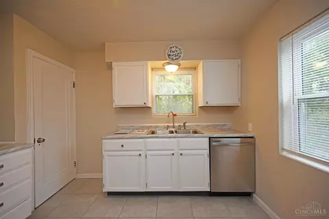 6652 Plainfield Rd, Silverton, OH 45236 photo 10