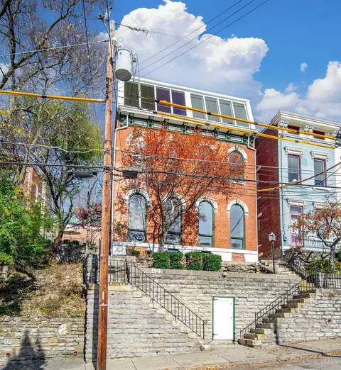 424 Milton, Cincinnati, OH 45202