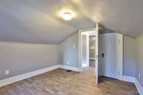 2927 Mignon, Cincinnati, OH 45211 photo 30