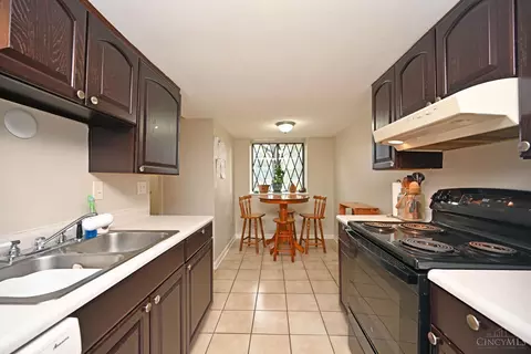 488 Halifax Cir, Cincinnati, OH 45244 photo 9