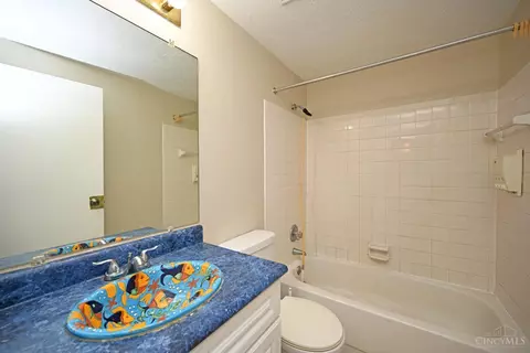 488 Halifax Cir, Cincinnati, OH 45244 photo 25