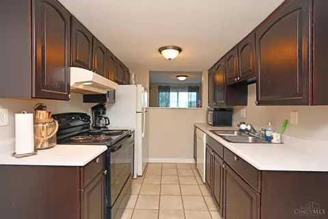 488 Halifax Cir, Cincinnati, OH 45244 photo 8