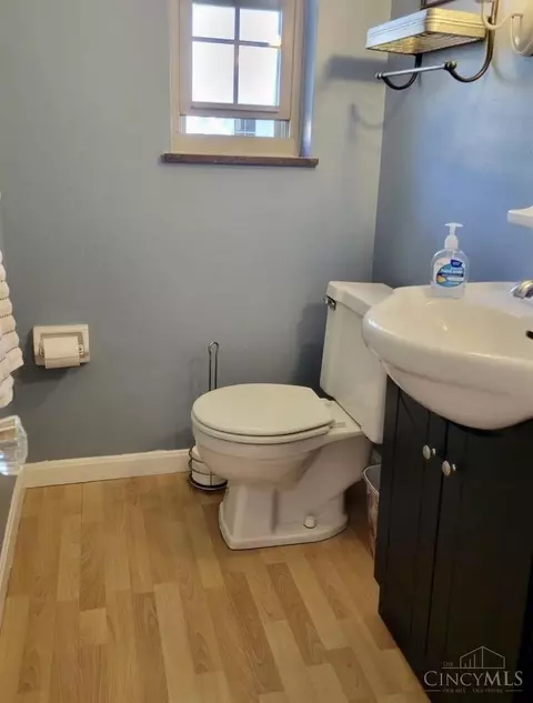 1708 Flora, Cincinnati, OH 45231 photo 9