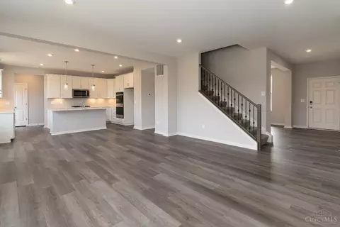 Living - 970 Crestpoint, Cincinnati, OH 45245 photo 4 of 4
