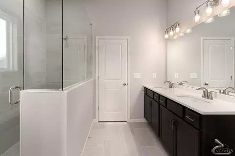 Bath - 970 Crestpoint, Cincinnati, OH 45245 photo 2 of 2