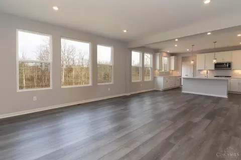 Living - 970 Crestpoint, Cincinnati, OH 45245 photo 3 of 4
