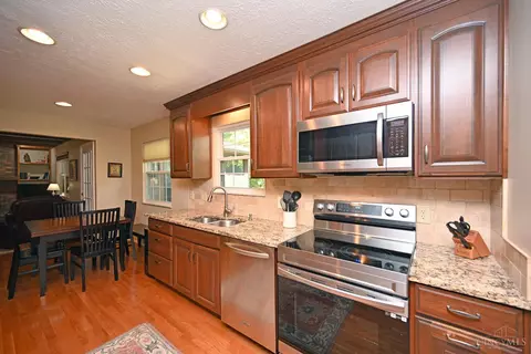 1814 Lockbourne Dr, Cincinnati, OH 45240 photo 12